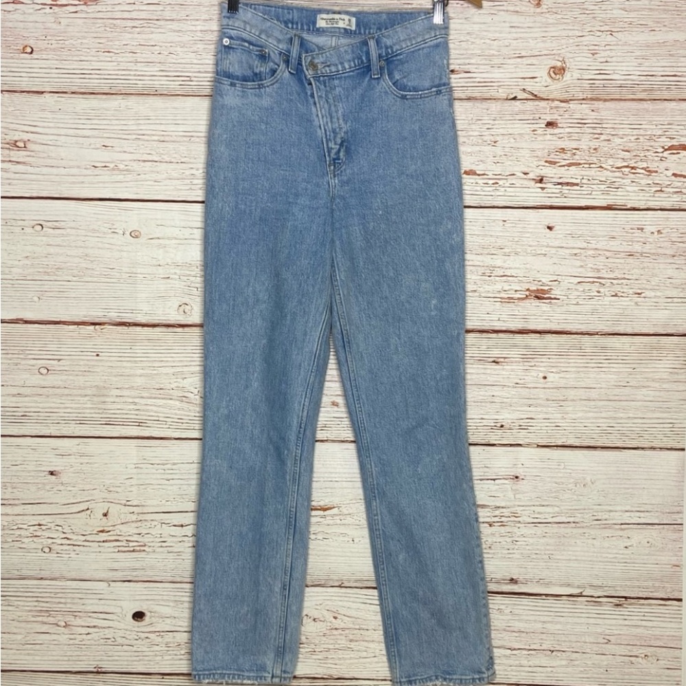Abercrombie Curve Love Ultra High Rise 90s Straight criss cross Jean - Picture 6 of 13